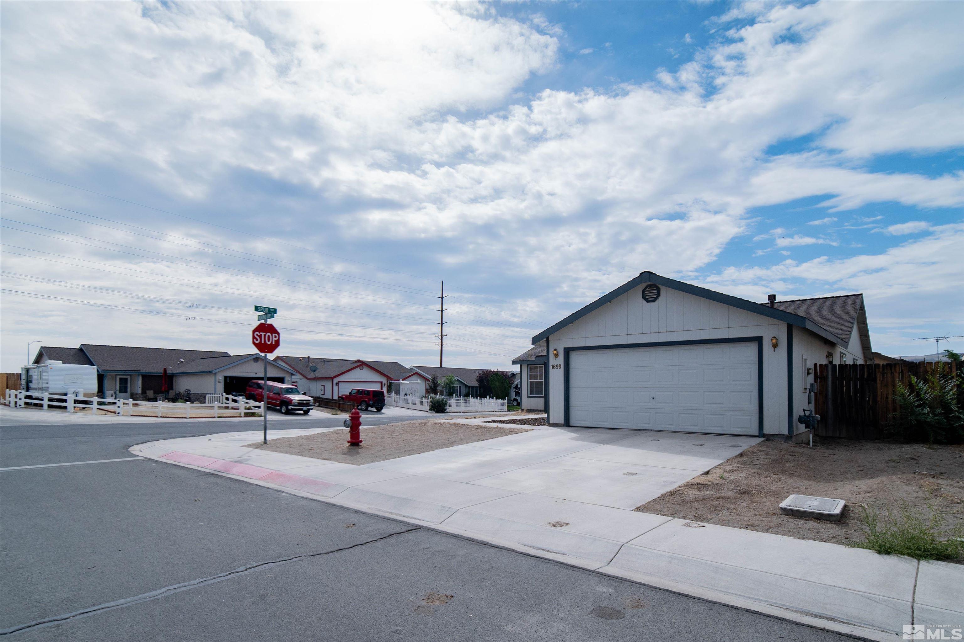 1699 Round Up Road Fernley, NV 89408 - Photo 3 of 29 Photo 3
