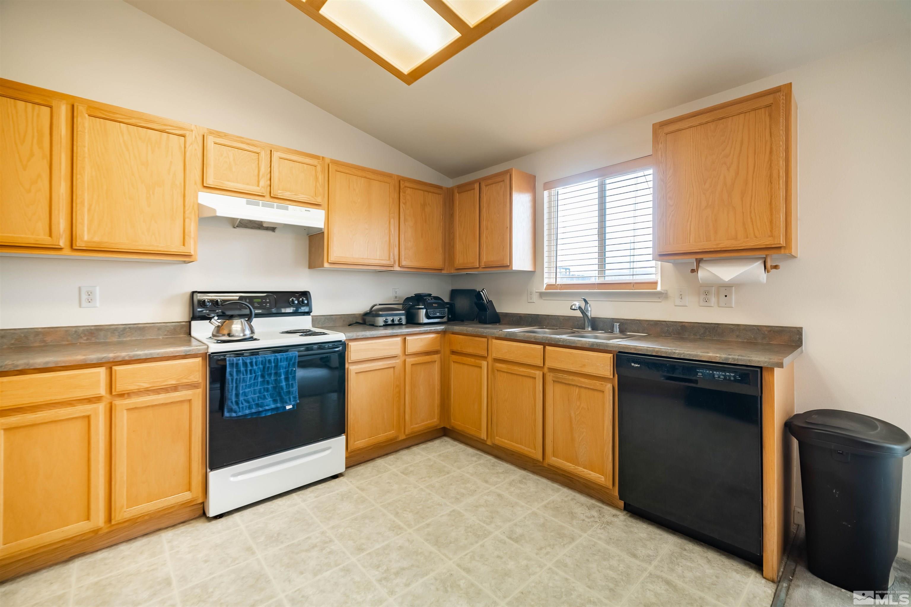 1699 Round Up Road Fernley, NV 89408 - Photo 9 of 29 Photo 9