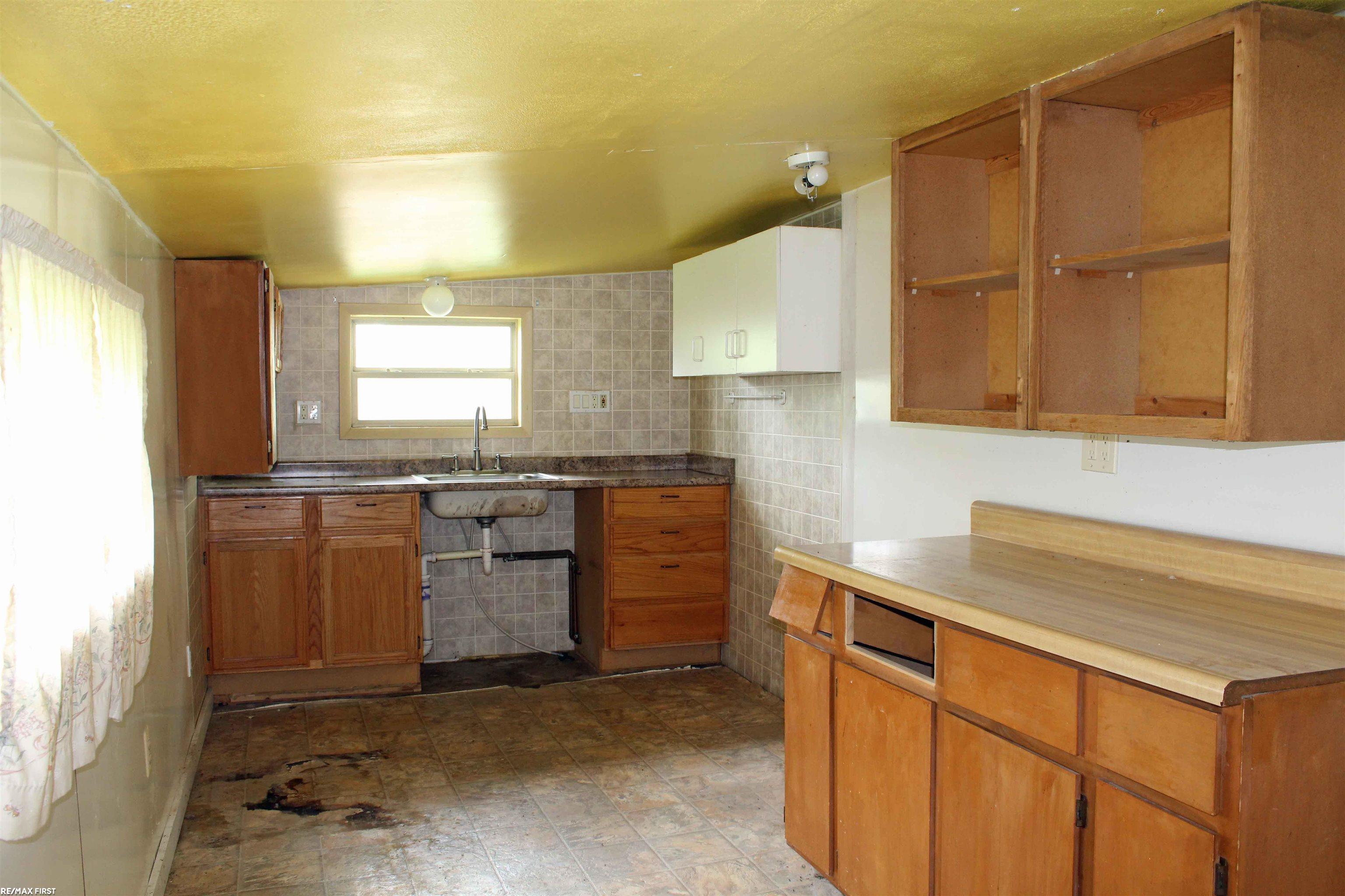 4954 Whipple Lake Road Clarkston, MI 48348 - Photo 9 of 20