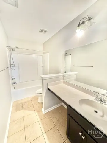 $2,300 | 290 Willow Oak Drive, Richmond Hill, GA 31324