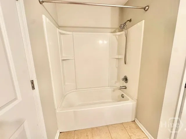 $2,300 | 290 Willow Oak Drive, Richmond Hill, GA 31324