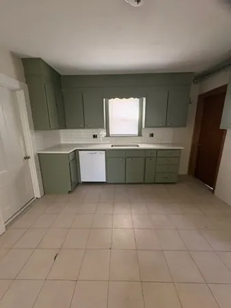 $2,500 | 100 Prospect Street, Unit 1, Waltham, MA 02453