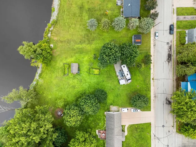 $89,900 | 303 1st Street, Oconto, WI 54153