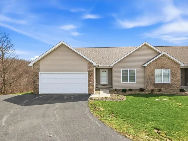 $315,000 | 2414 Jillian Lane, Hermitage, PA 16148