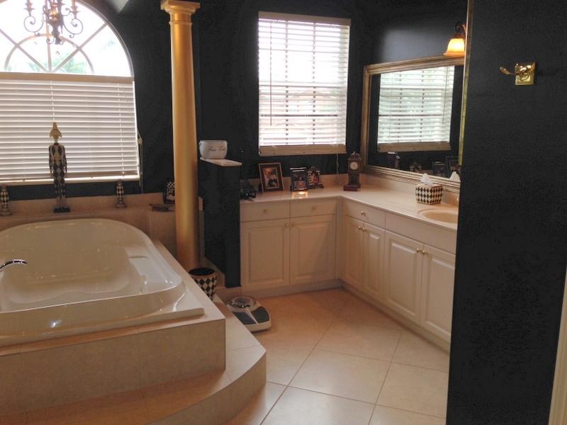 11897 Preservation Lane Boca Raton, FL 33498 - Photo 7 of 30 Master Bathroom