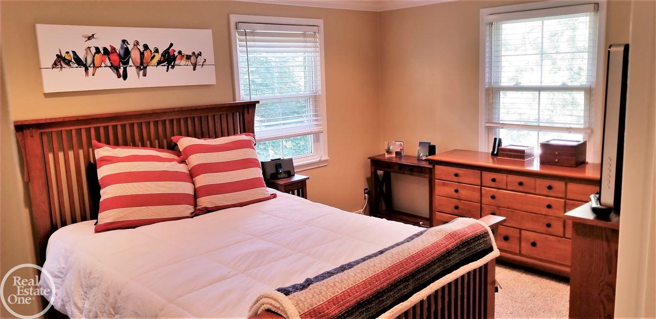 1690 Graefield Road Birmingham, MI 48009 - Photo 38 of 62 50017744-37.JPG