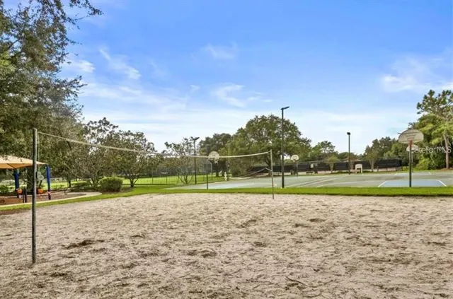 a view of a water fountain in front of building