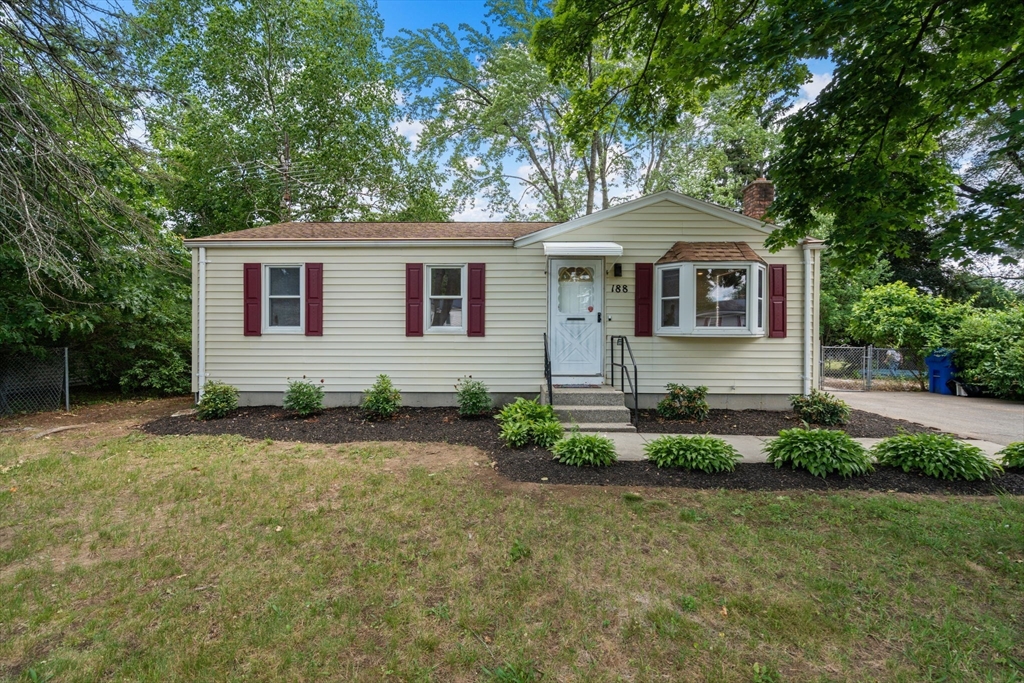 188 Moss Road Springfield, MA 01119 - Photo 2 of 29