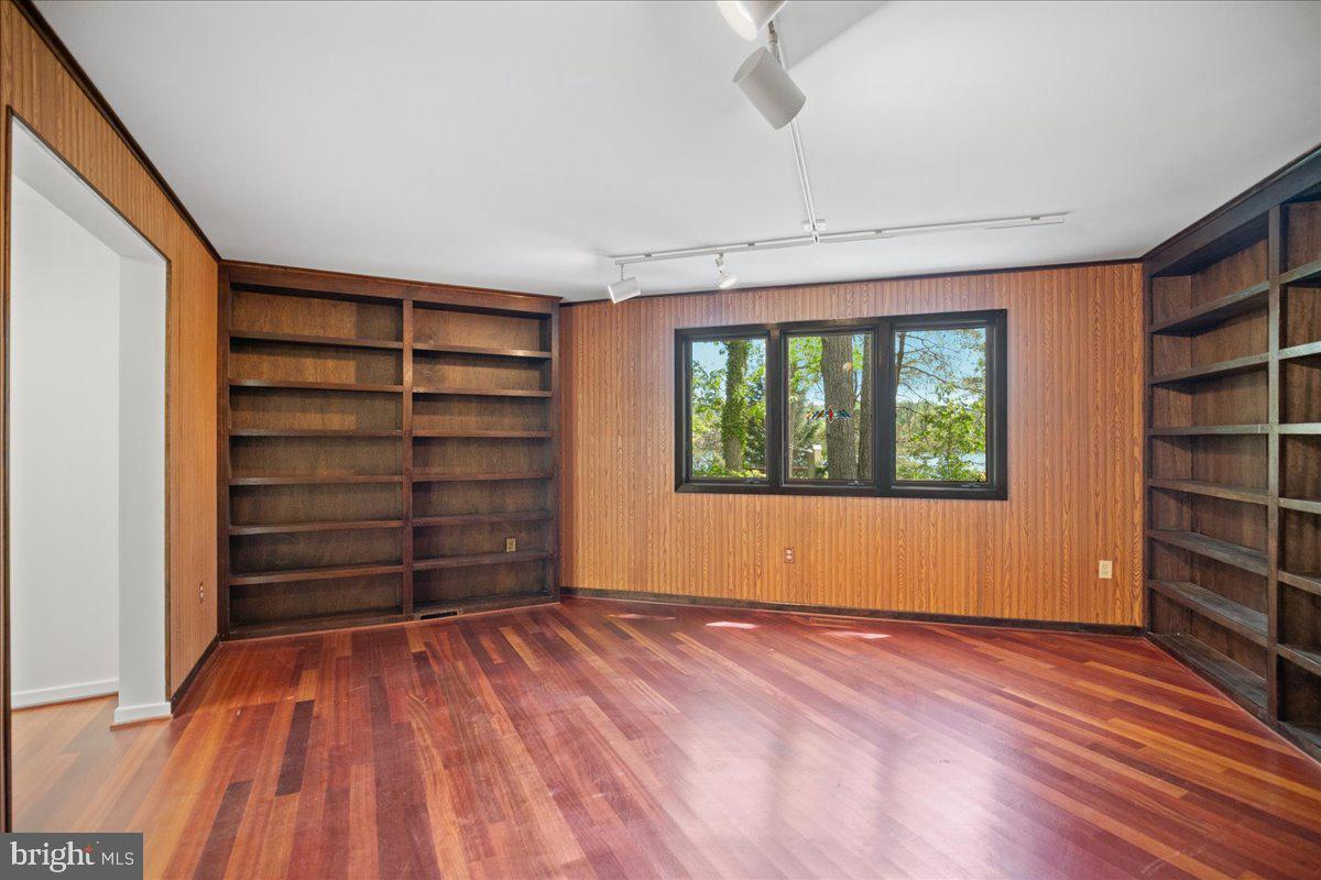 8438 Mackall Road St. Leonard, MD 20685 - Photo 34 of 68 Large office with Creek views!