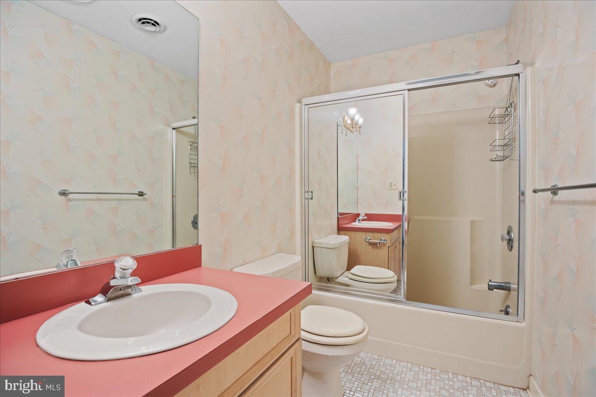 8438 Mackall Road St. Leonard, MD 20685 - Photo 51 of 68 Hall bath servicing guest bedrooms