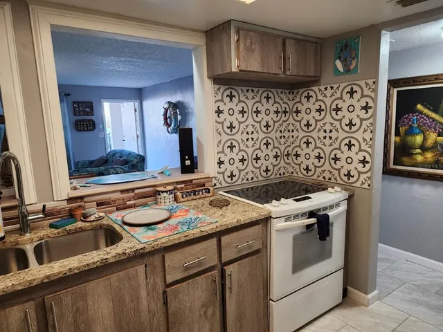 $1,300 | 400 Auburn Drive, Unit 3, Daytona Beach, FL 32118