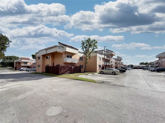 $349,900 | 14911 Southwest 80th Street, Unit 221, Miami, FL 33193