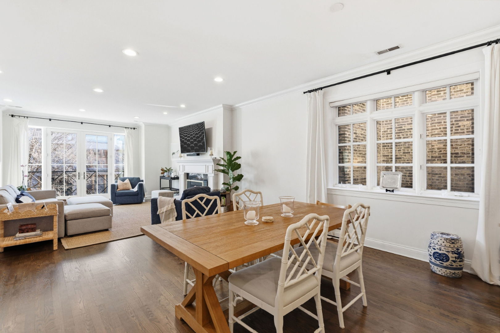 2050 North Mohawk Street, Unit 2 Chicago, IL 60614 - Photo 2 of 17