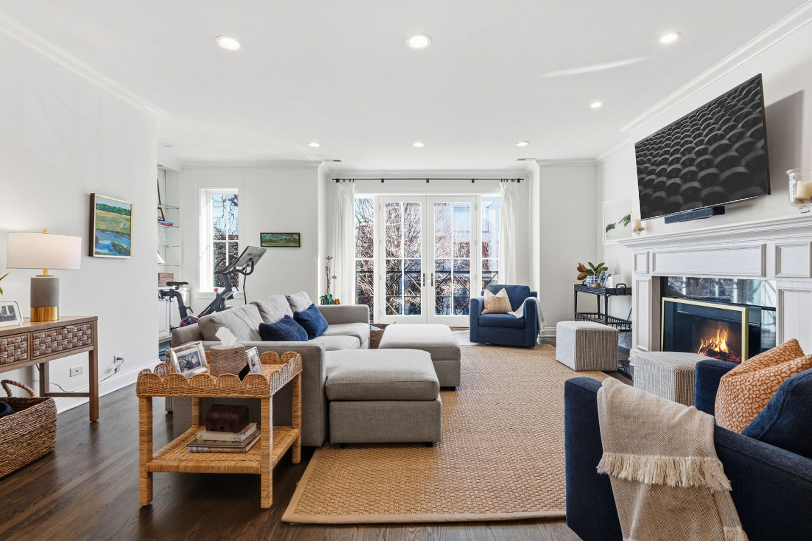 2050 North Mohawk Street, Unit 2 Chicago, IL 60614 - Photo 3 of 17