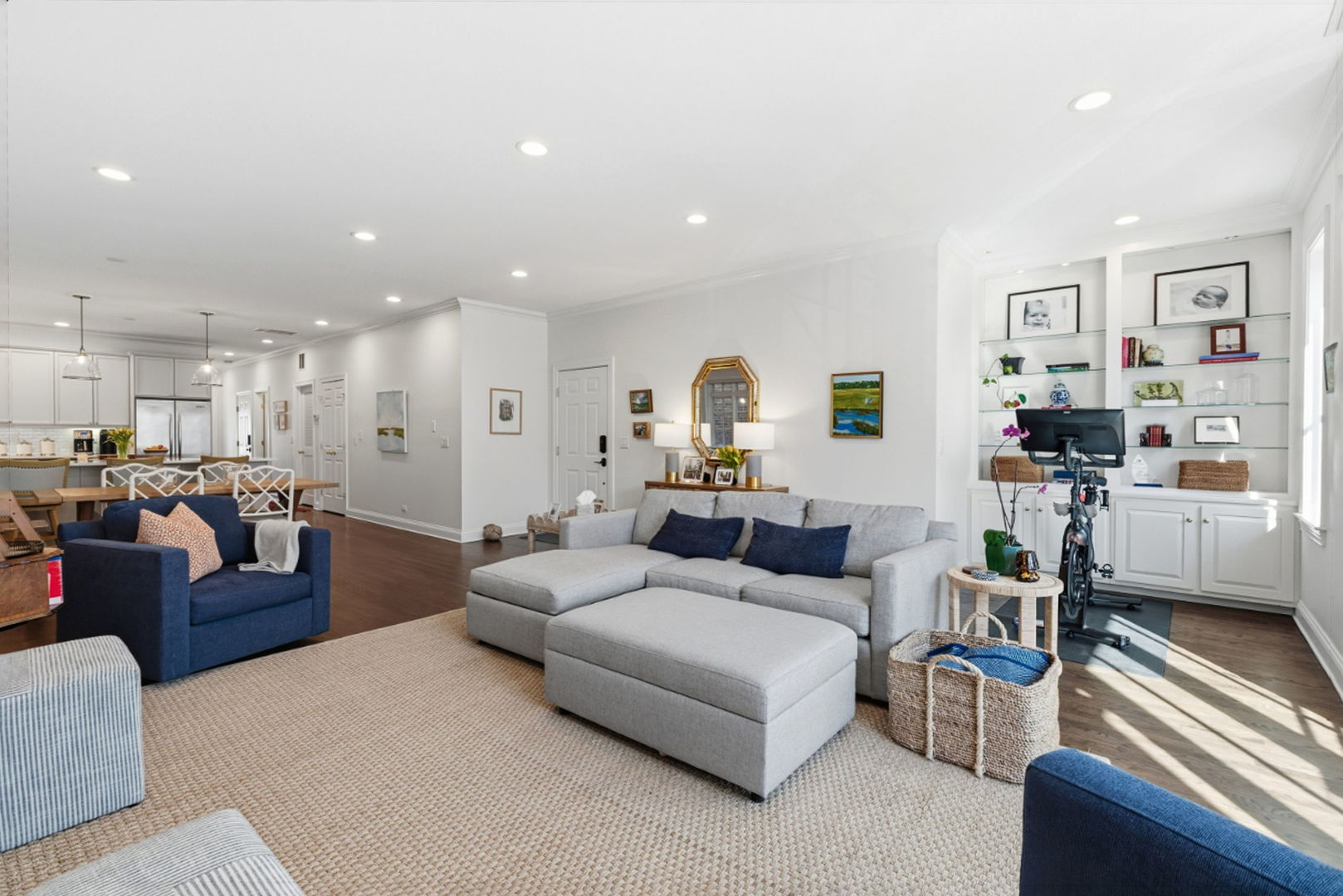 2050 North Mohawk Street, Unit 2 Chicago, IL 60614 - Photo 4 of 17