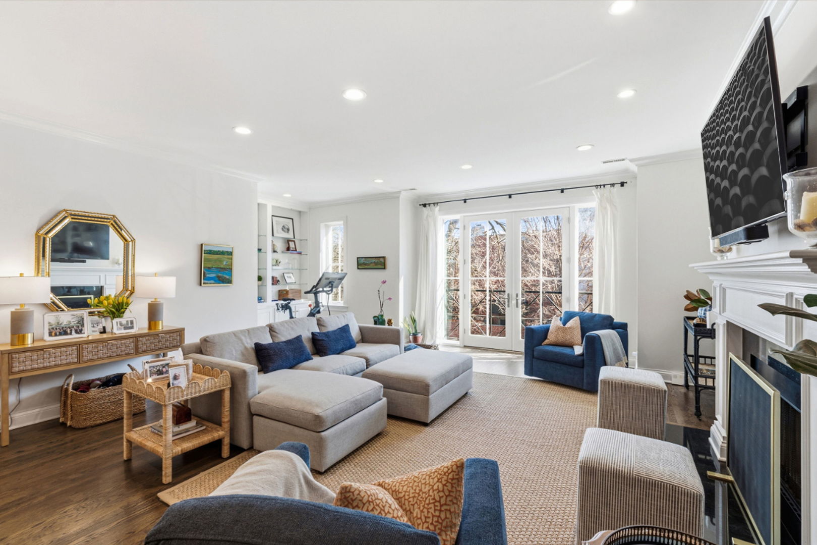 2050 North Mohawk Street, Unit 2 Chicago, IL 60614 - Photo 5 of 17