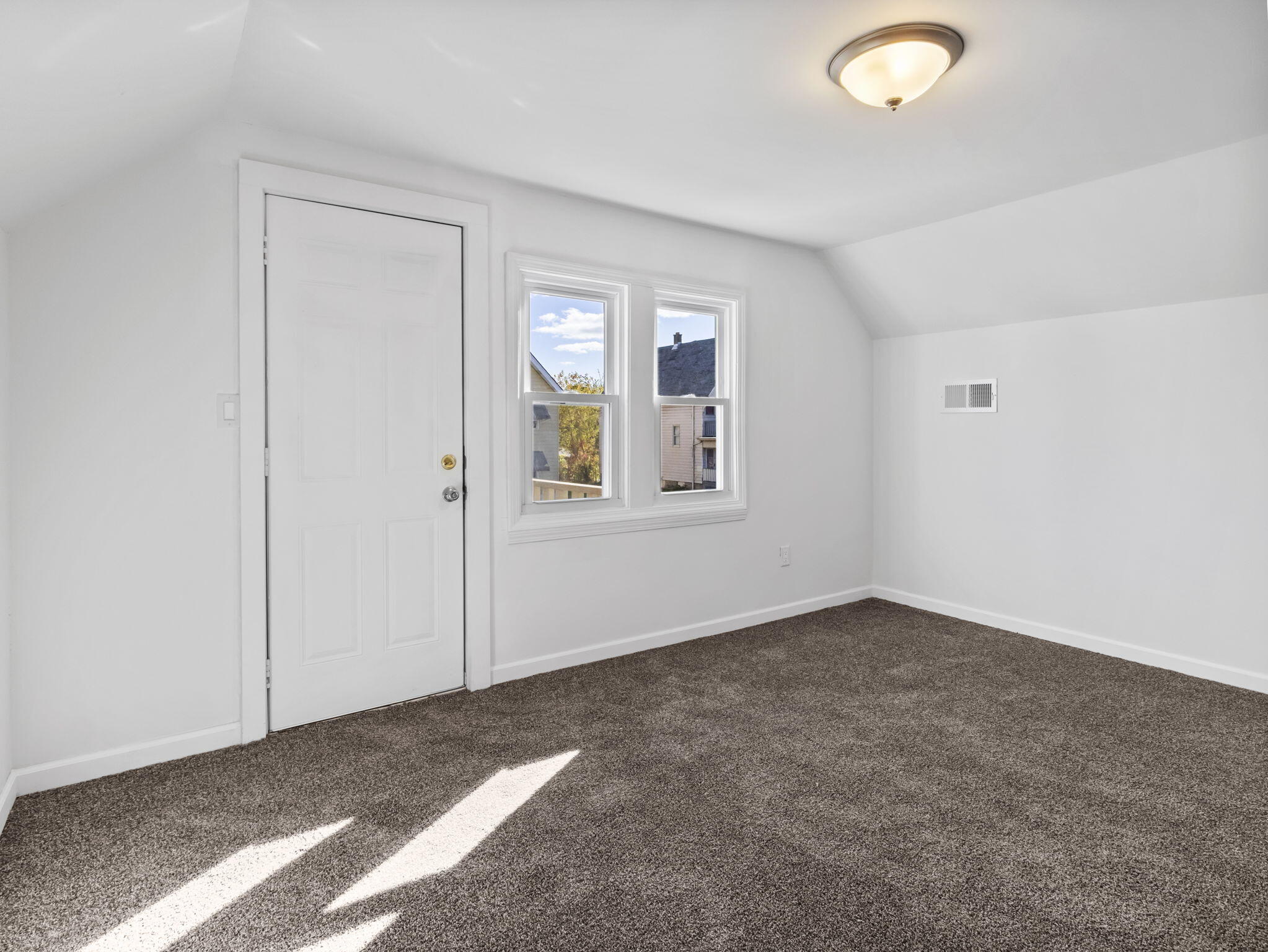 3259 North 35th Street Milwaukee, WI 53216 - Photo 14 of 40 11-web-or-mls-IMG_7464