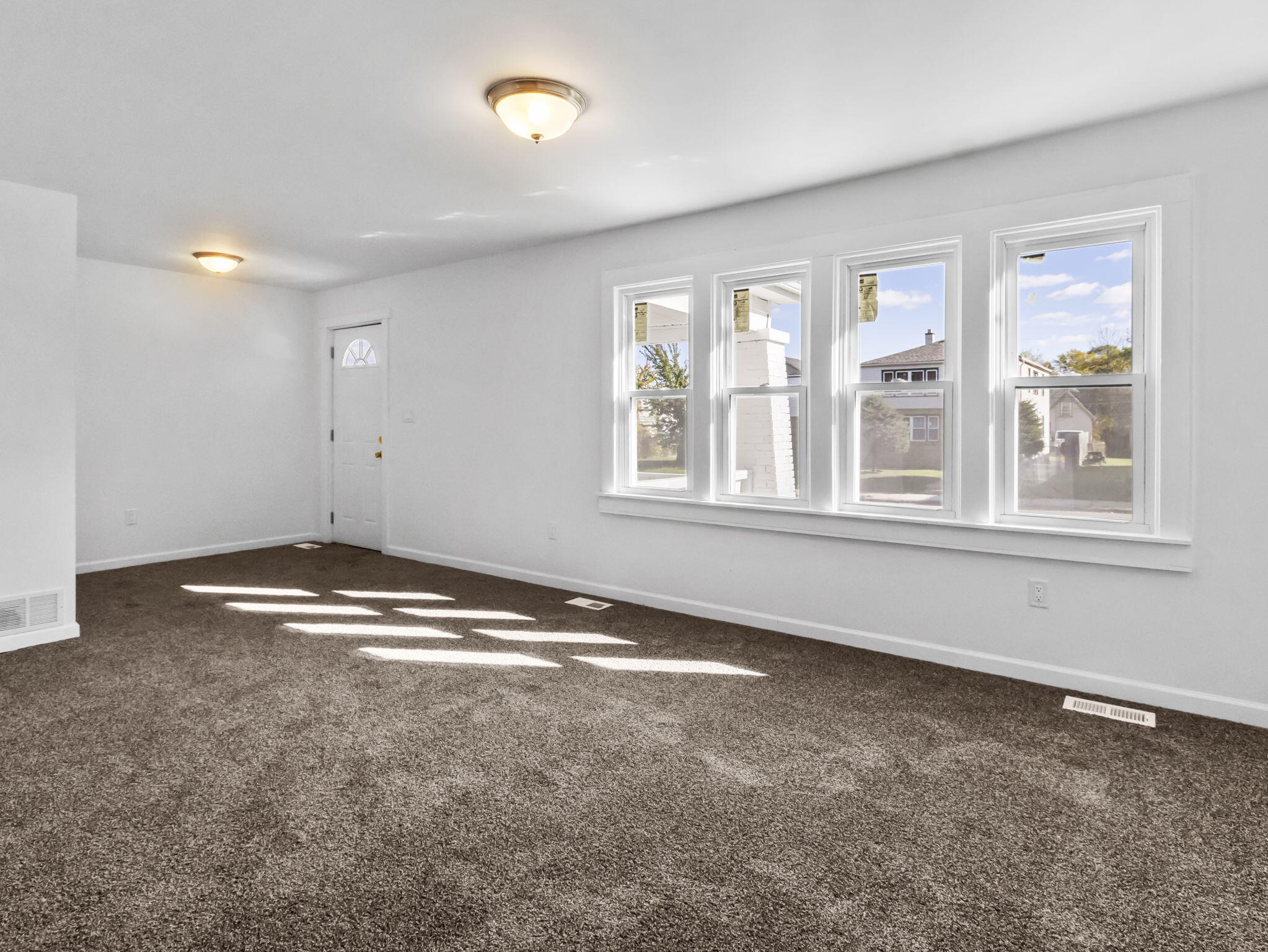 3259 North 35th Street Milwaukee, WI 53216 - Photo 4 of 40 37-web-or-mls-IMG_7545