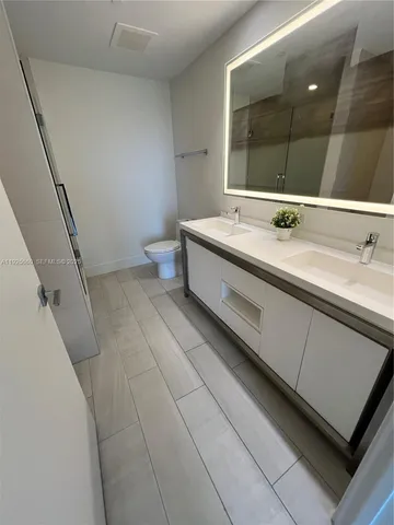 $3,100 | 2000 Metropica Way, Unit 1004, Sunrise, FL 33323