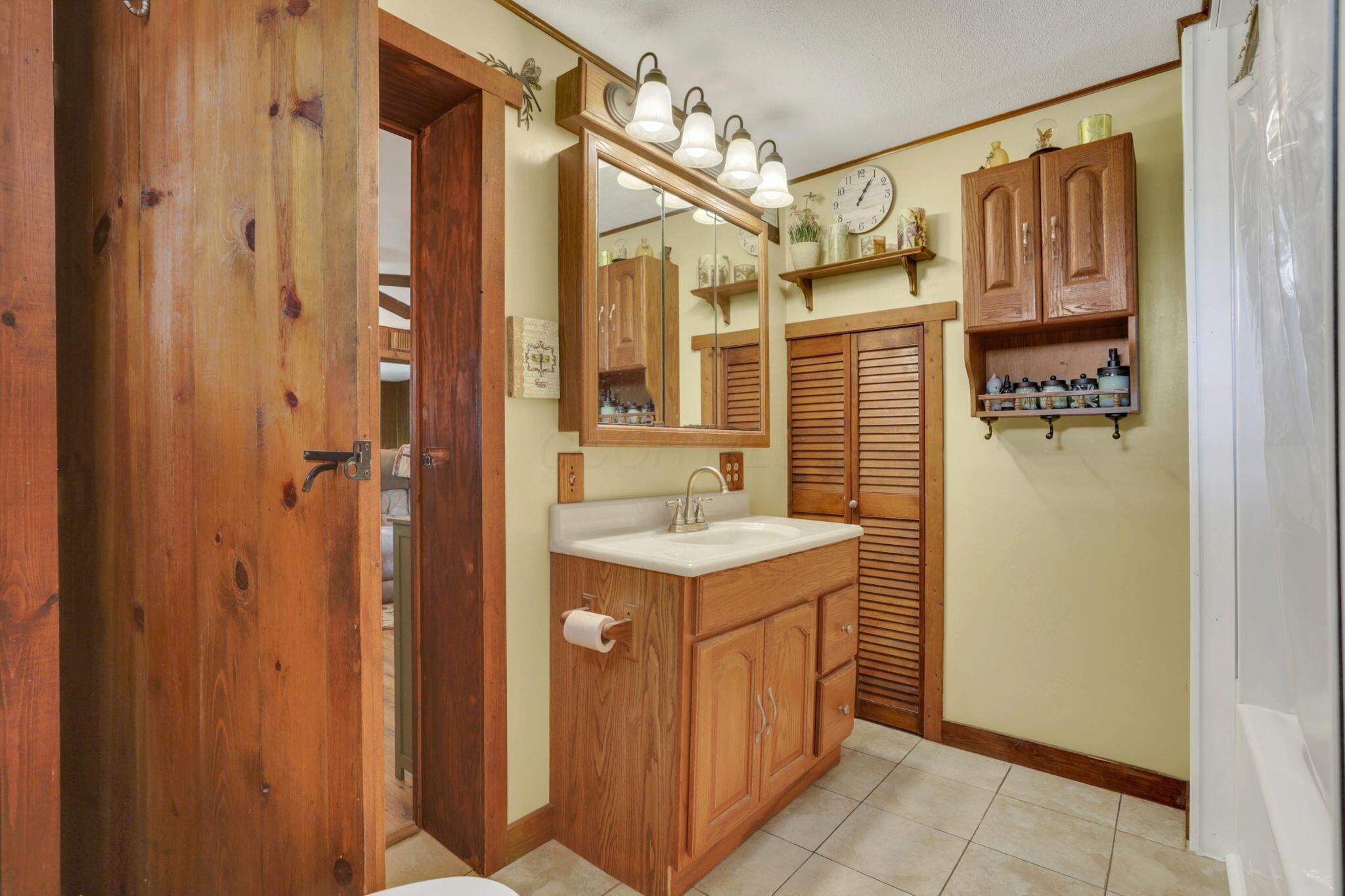 8080 Clearport Road Southwest Lancaster, OH 43130 - Photo 19 of 73