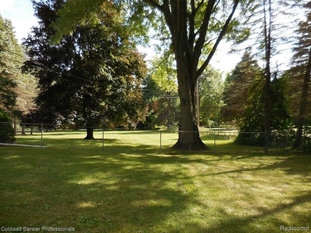 1181 East Snell Road Rochester, MI 48306 - Photo 33 of 36 33.JPG