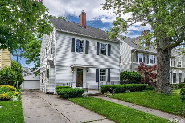 $319,900 | 17 Colvin Avenue, Buffalo, NY 14216