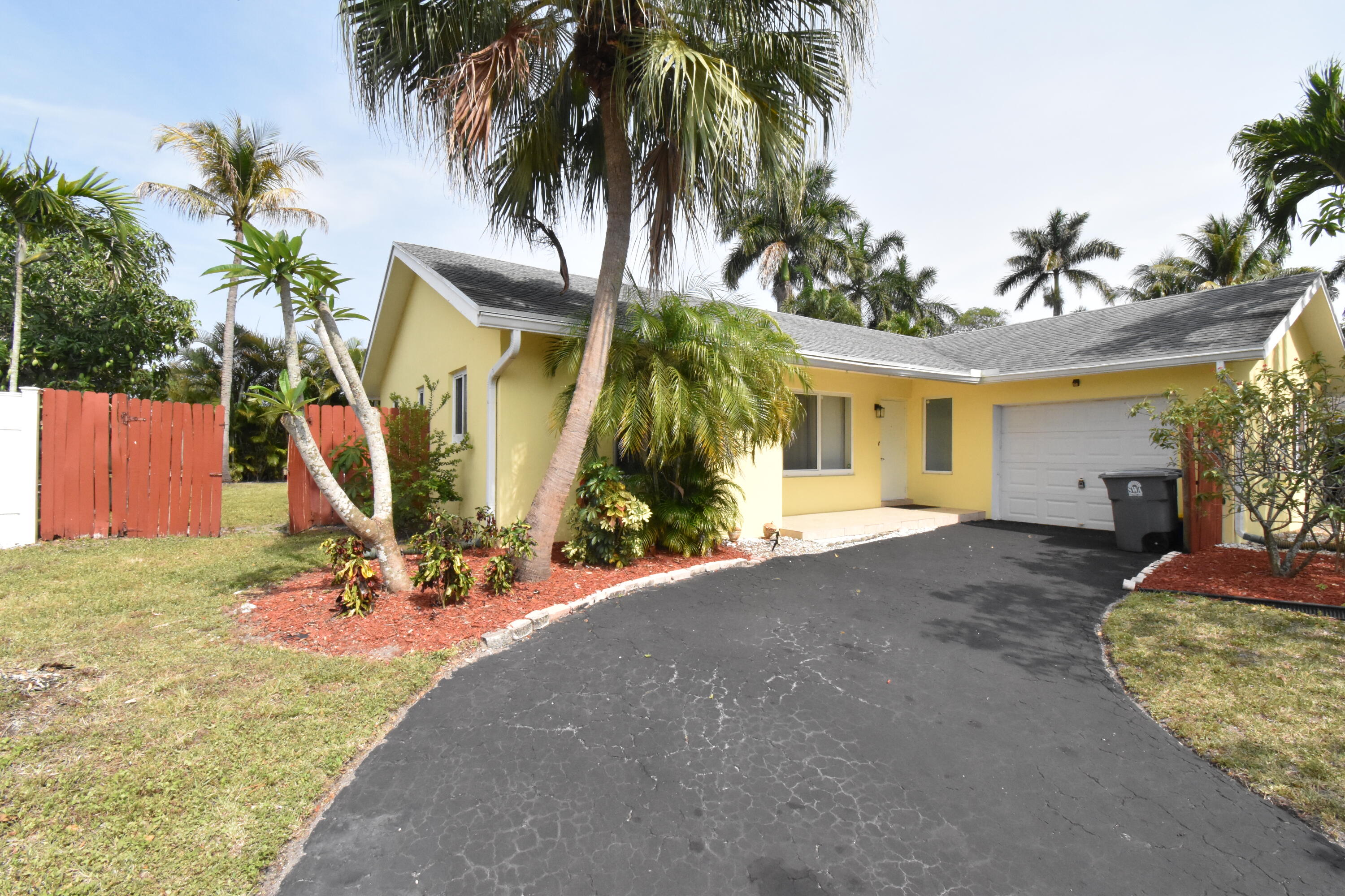 9426 Southampton Place Boca Raton, FL 33434 - Photo 3 of 36 DSC_0025
