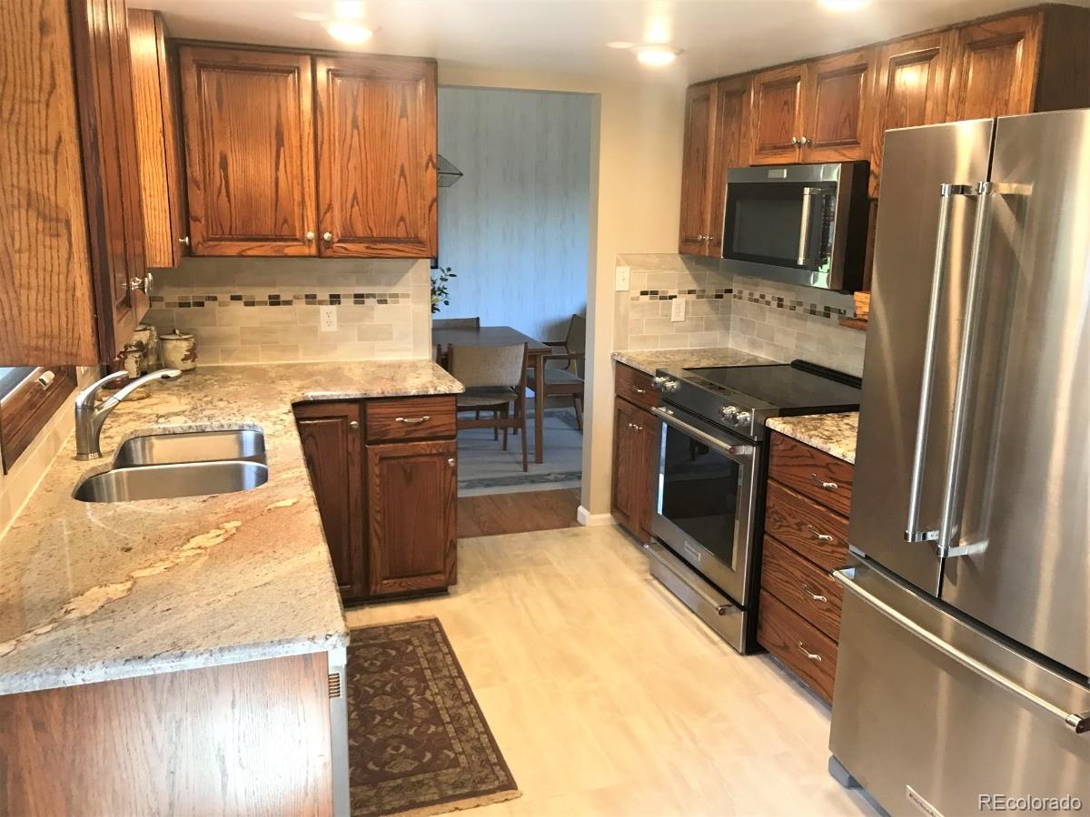 2690 Oak Street Wheat Ridge, CO 80215 - Photo 9 of 32 Gallery Image 9