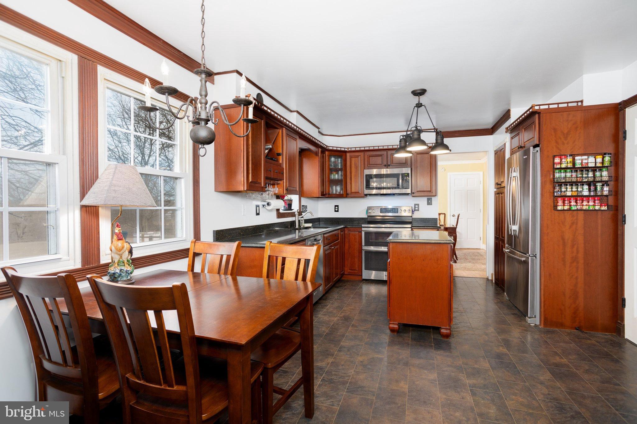 17207 Hunter Green Road Upperco, MD 21155 - Photo 4 of 56 Eat in kitchen w island offers great functionality