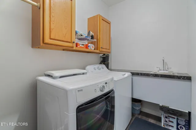 $400,000 | 209 Strawberry Lane, Caryville, TN 37714