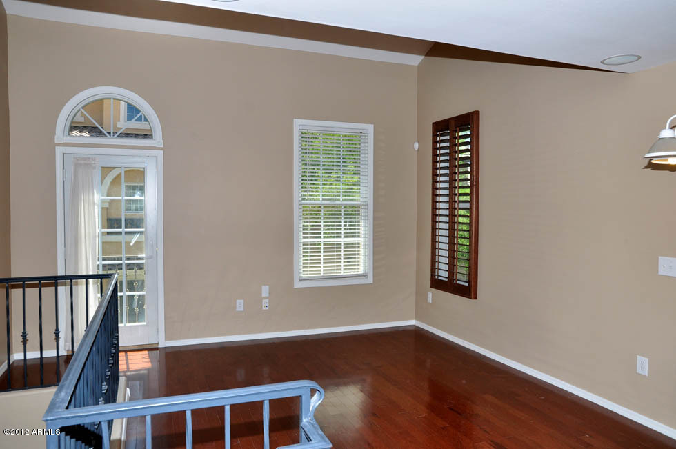 5727 South 21st Terrace Phoenix, AZ 85040 - Photo 11 of 31 C:\fakepath\Living Room