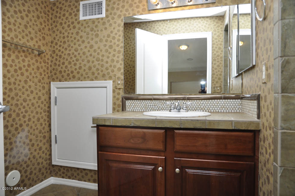 5727 South 21st Terrace Phoenix, AZ 85040 - Photo 20 of 31 C:\fakepath\Master Bath3