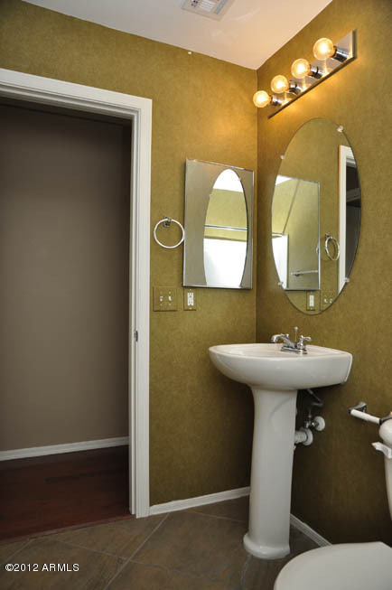 5727 South 21st Terrace Phoenix, AZ 85040 - Photo 25 of 31 C:\fakepath\Guest Bath2