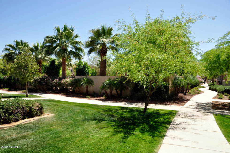 5727 South 21st Terrace Phoenix, AZ 85040 - Photo 31 of 31 C:\fakepath\Walkway