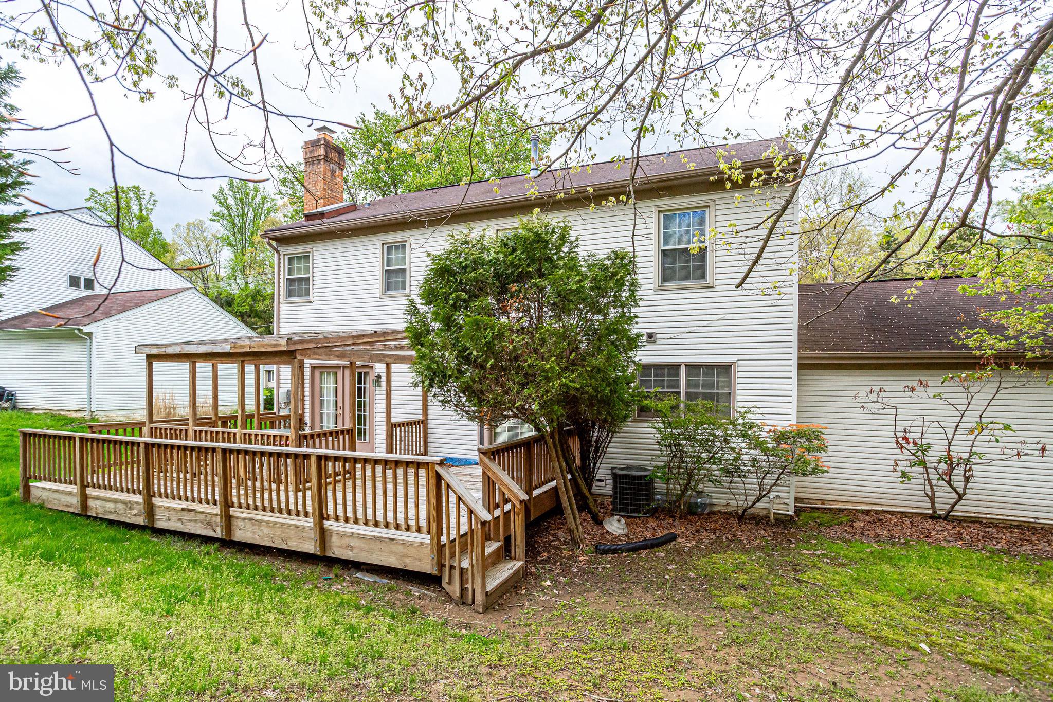 13105 Middlevale Lane Silver Spring, MD 20906 - Photo 52 of 55 Backyard deck
