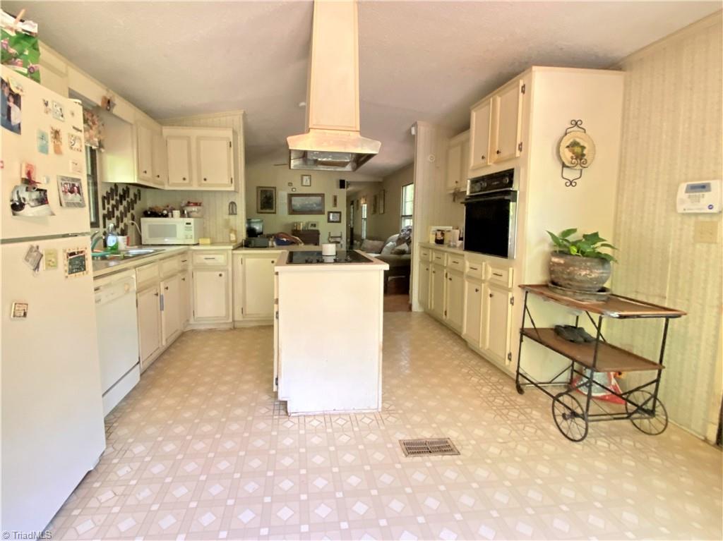 8534 Hudson James Road Summerfield, NC 27358 - Photo 29 of 42 Gallery Image 29