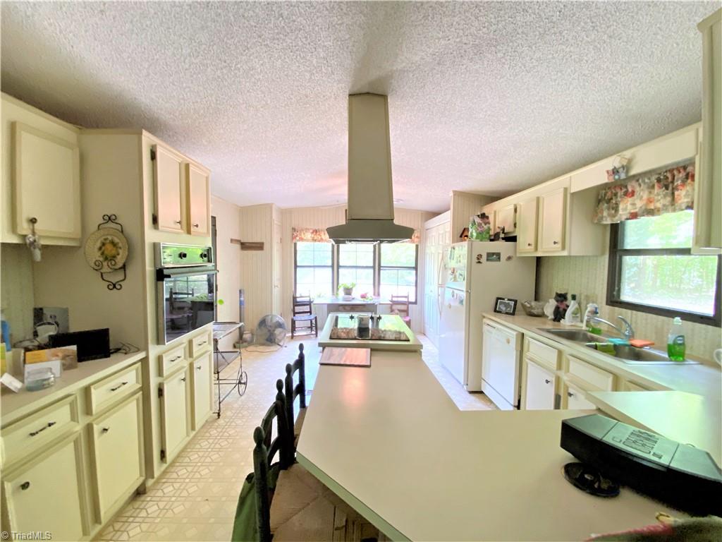 8534 Hudson James Road Summerfield, NC 27358 - Photo 30 of 42 Gallery Image 30
