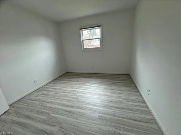$995 | 221 Mayberry Avenue, Mount Airy, NC 27030
