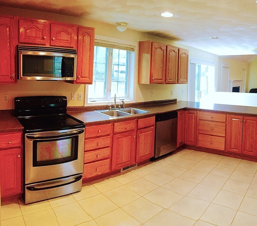 226 River Street Billerica, MA 01821 - Photo 14 of 23