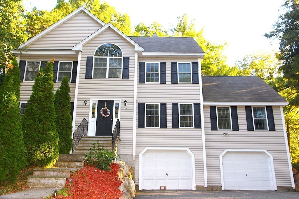 226 River Street Billerica, MA 01821 - Photo 2 of 23