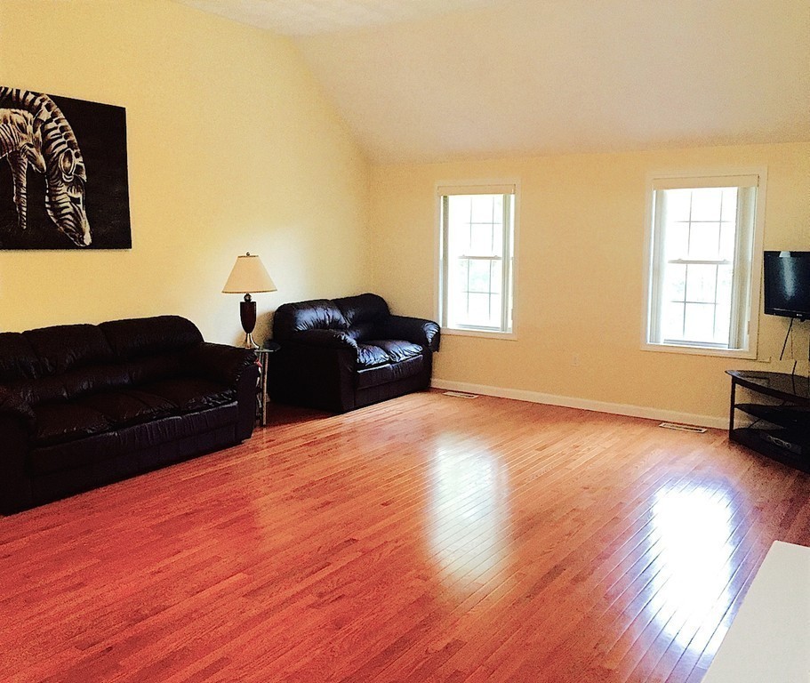 226 River Street Billerica, MA 01821 - Photo 10 of 23