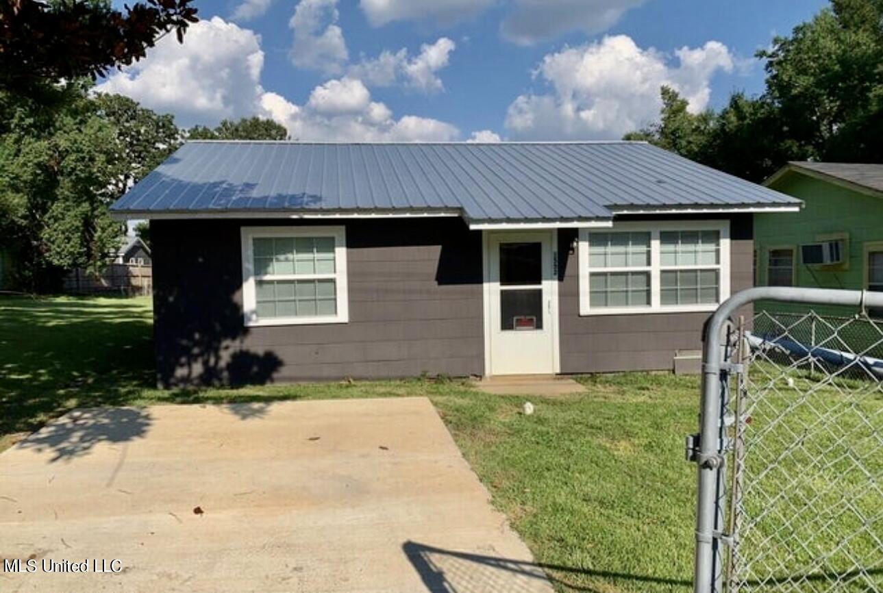 1552 Reddix Street Jackson, MS 39209 - Photo 1 of 7 Streetview