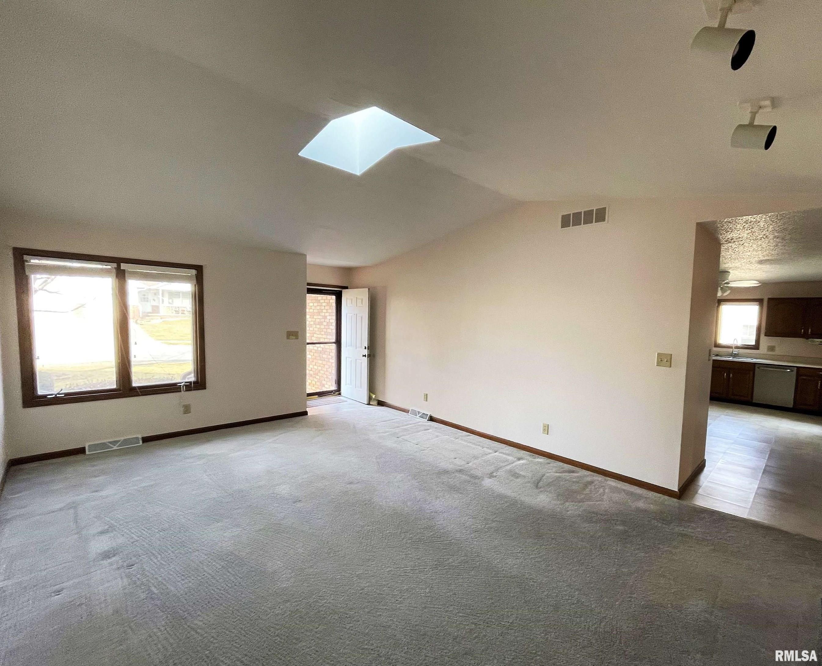 104 Astoria Road Springfield, IL 62704 - Photo 7 of 26