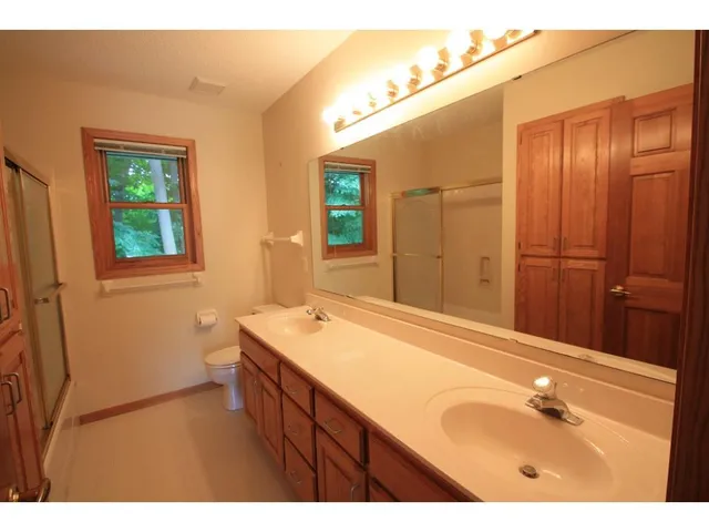 $2,995 | 19015 31st Place North, Plymouth, MN 55447