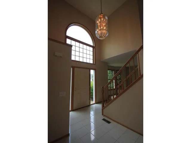 $2,995 | 19015 31st Place North, Plymouth, MN 55447