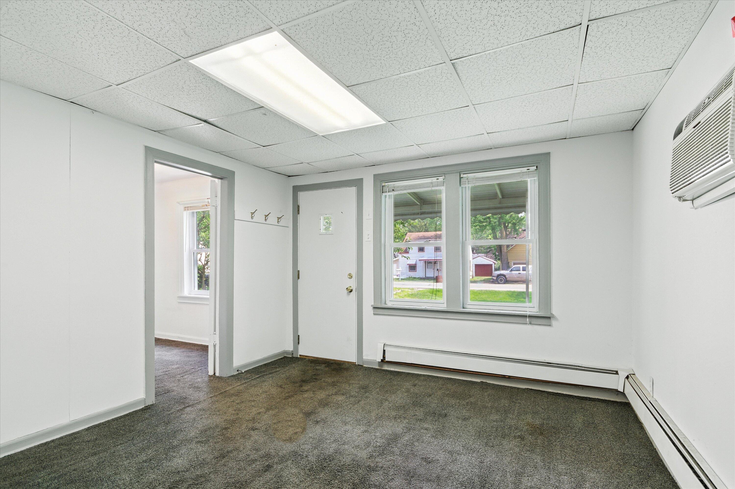 19435 Inkster Road Livonia, MI 48152 - Photo 2 of 15 08-4