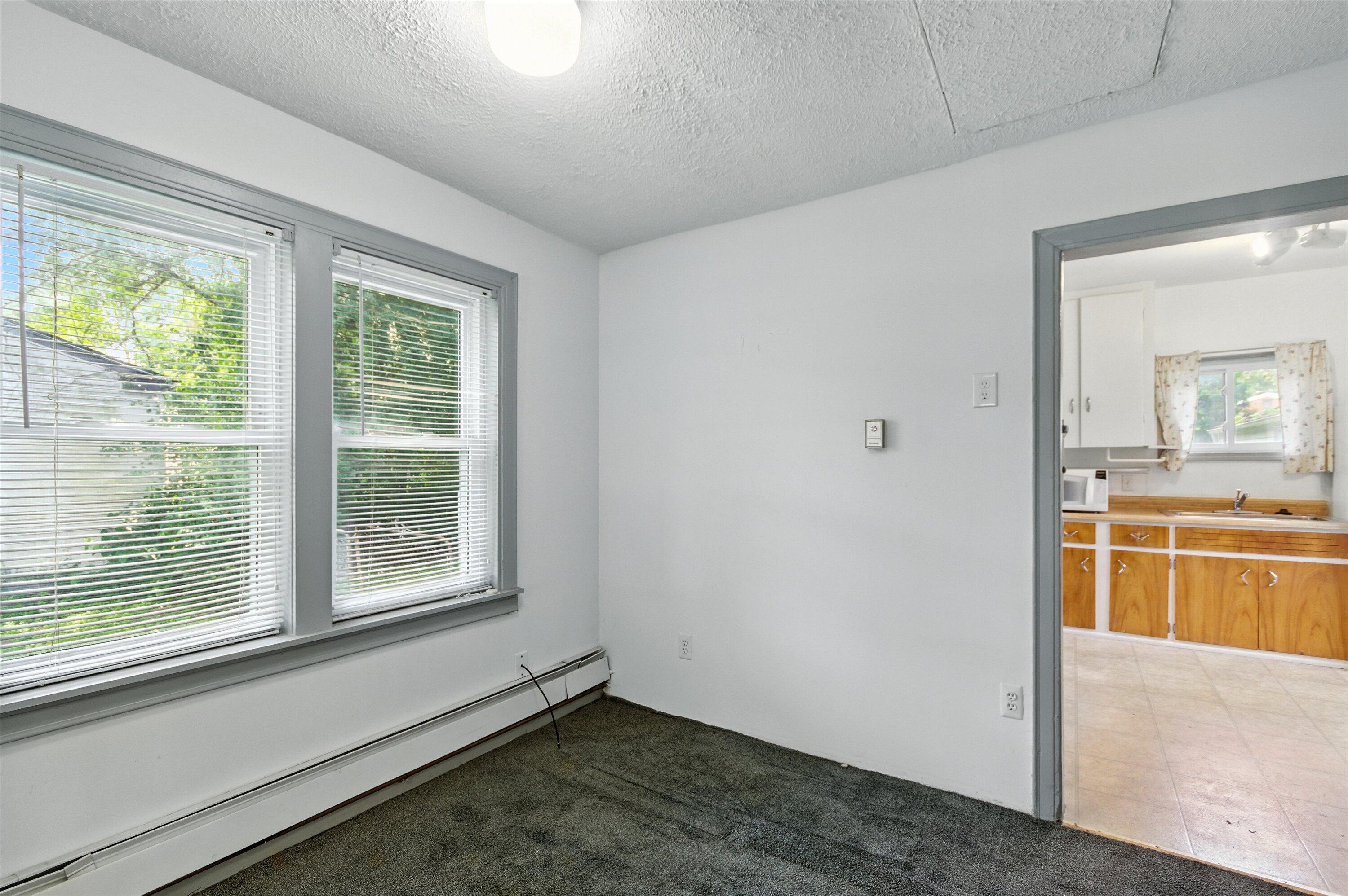 19435 Inkster Road Livonia, MI 48152 - Photo 4 of 15 10-9