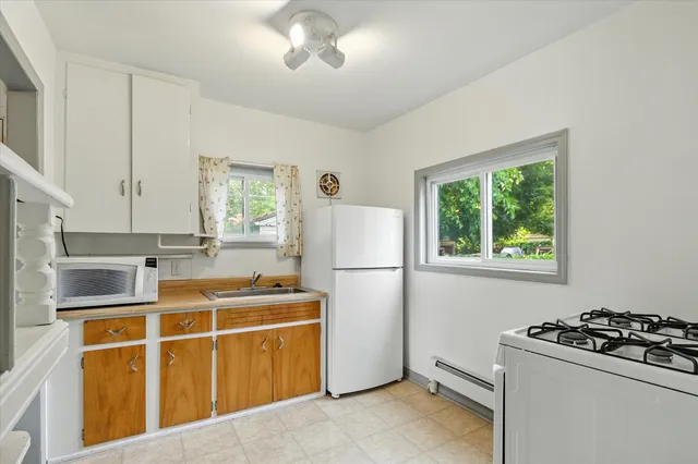 $89,900 | 19435 Inkster Road, Livonia, MI 48152