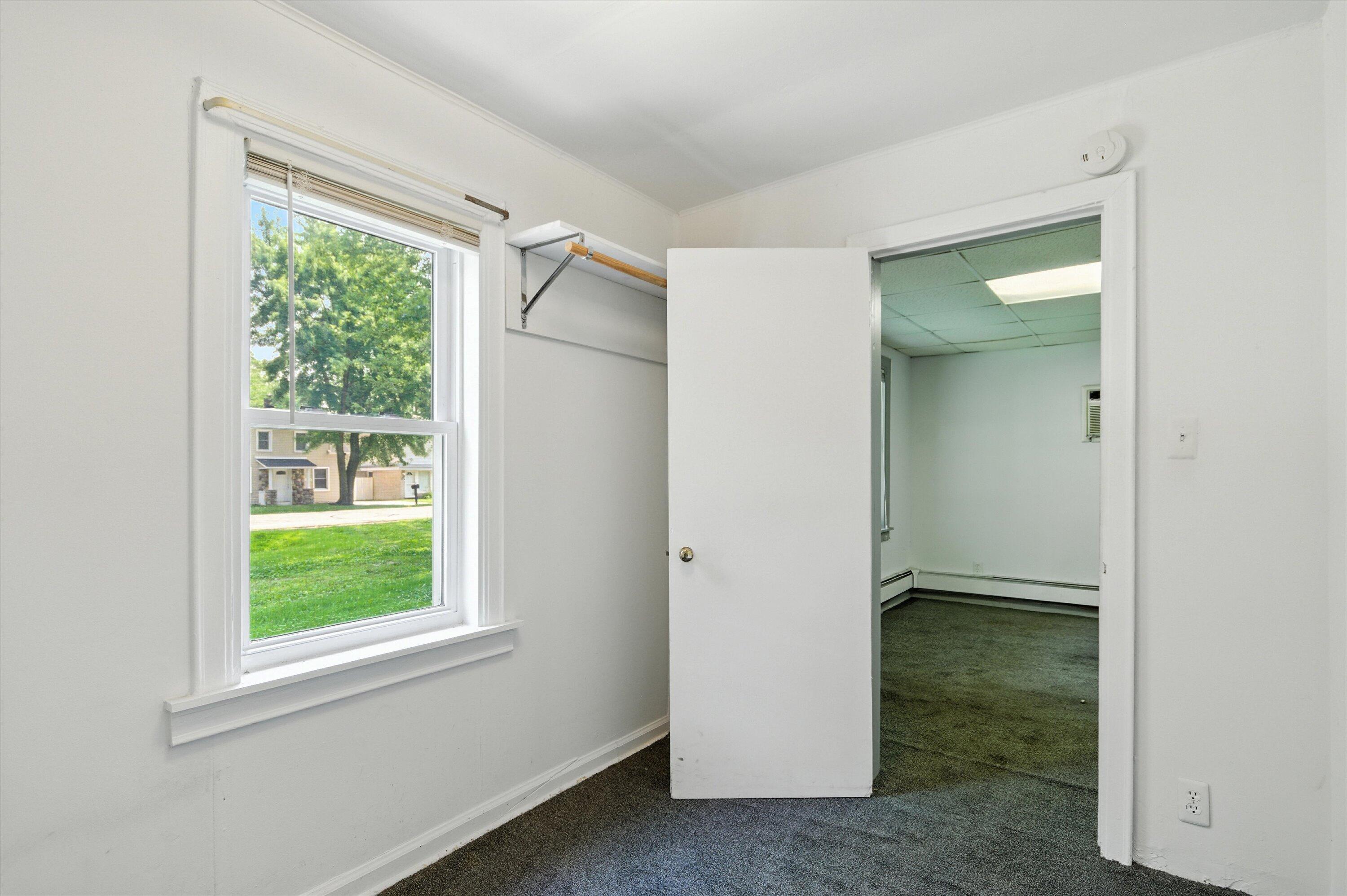 19435 Inkster Road Livonia, MI 48152 - Photo 9 of 15 22-8