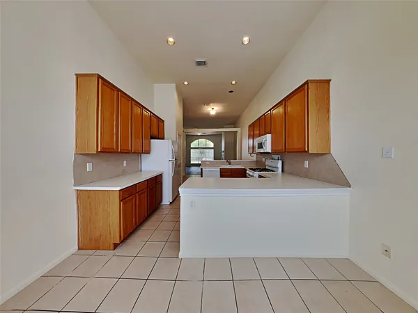 $2,130 | 534 Starkstone Court, Spring, TX 77386